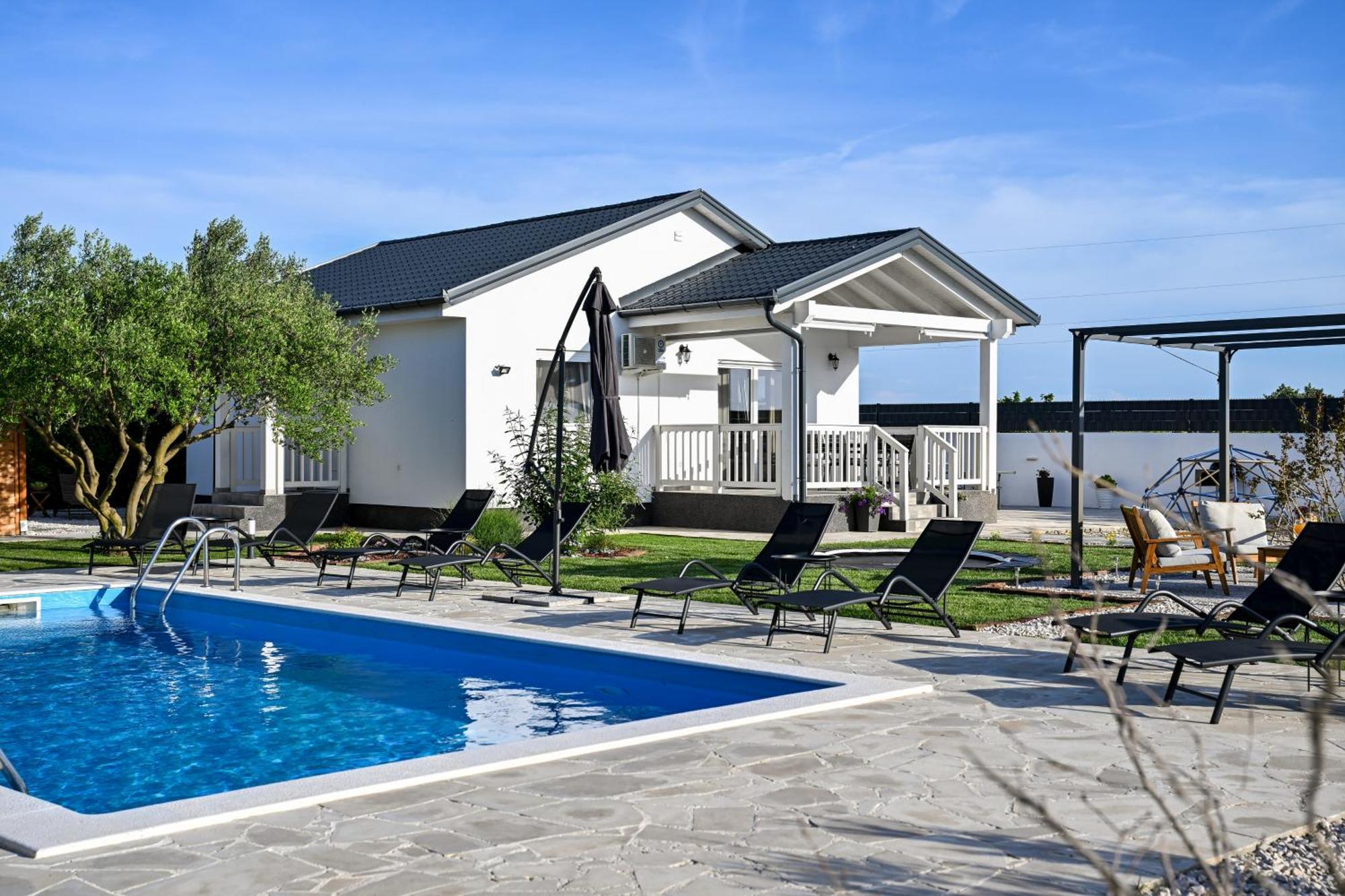Holiday home Aprilis Galovac  Extérieur photo
