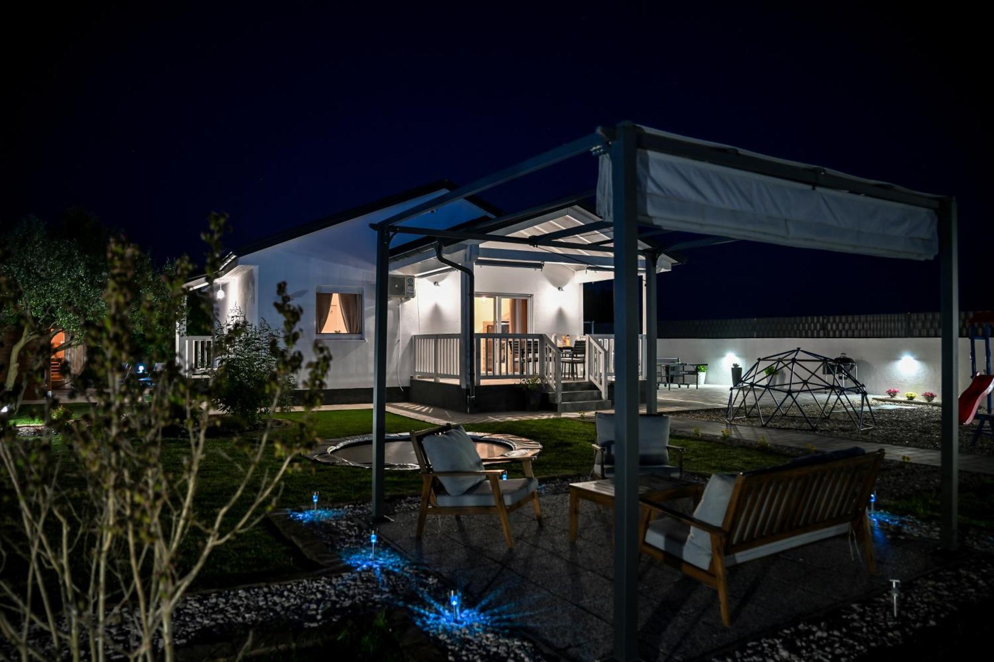 Holiday home Aprilis Galovac  Extérieur photo