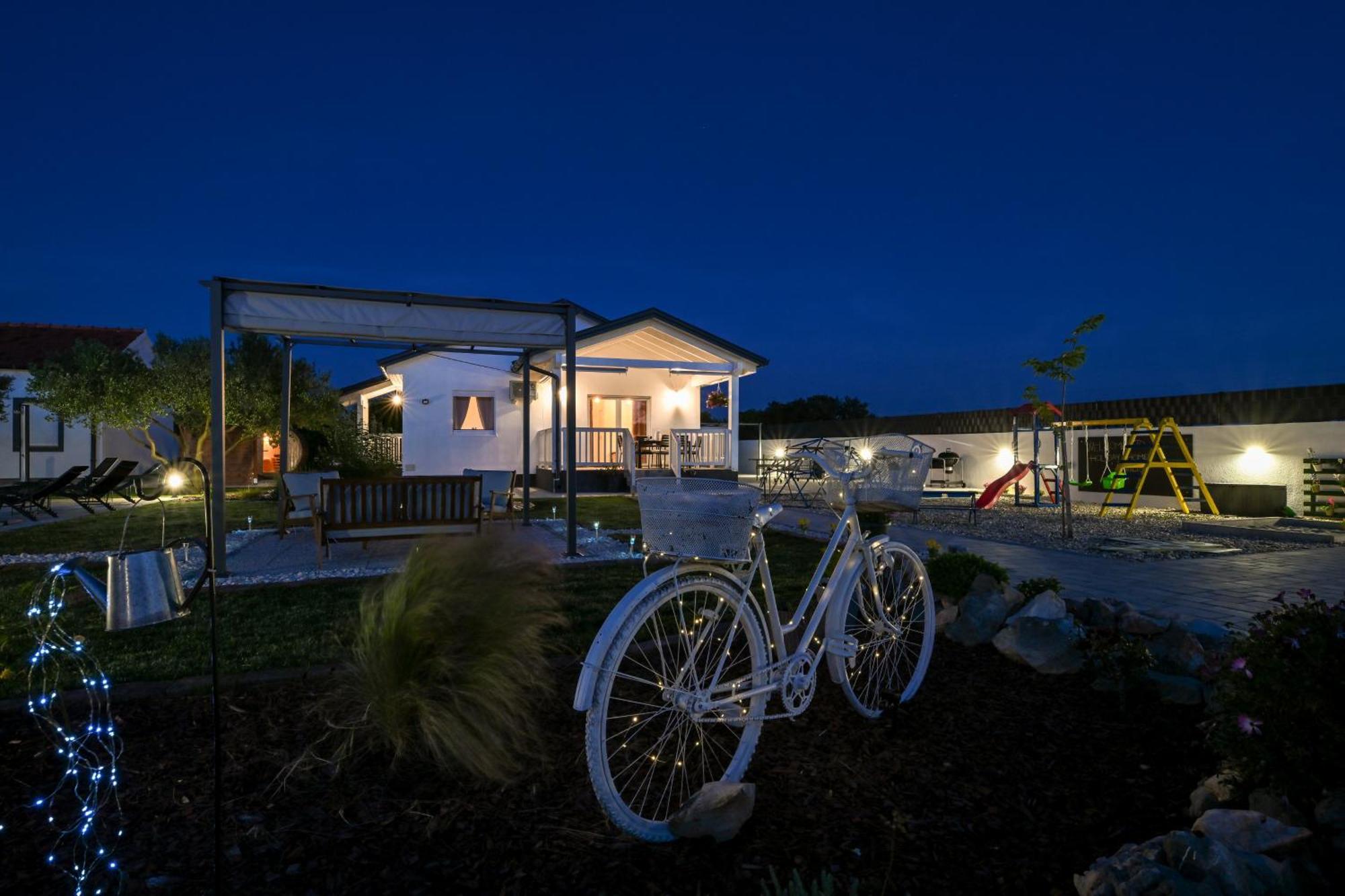 Holiday home Aprilis Galovac  Extérieur photo