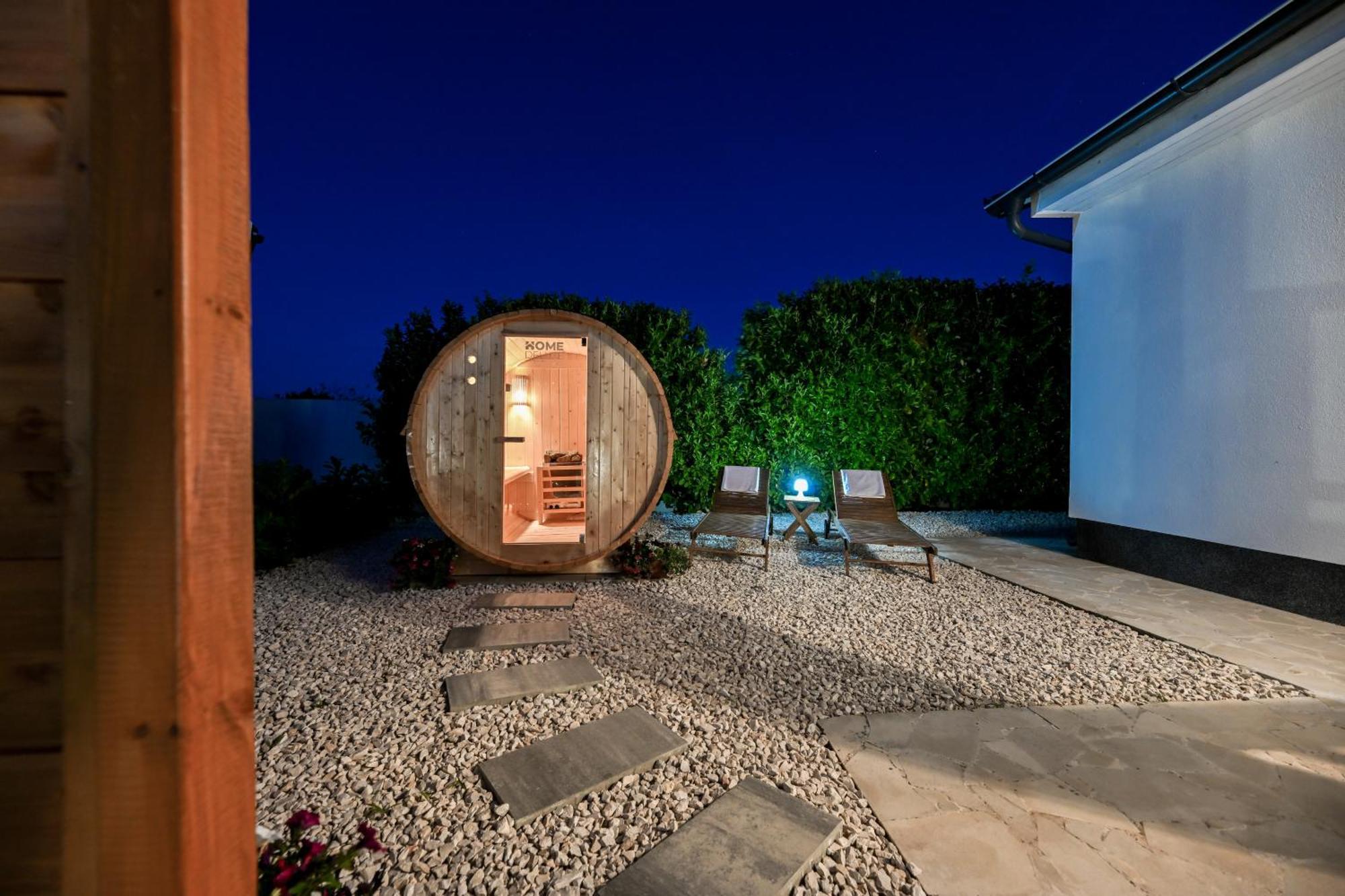 Holiday home Aprilis Galovac  Extérieur photo