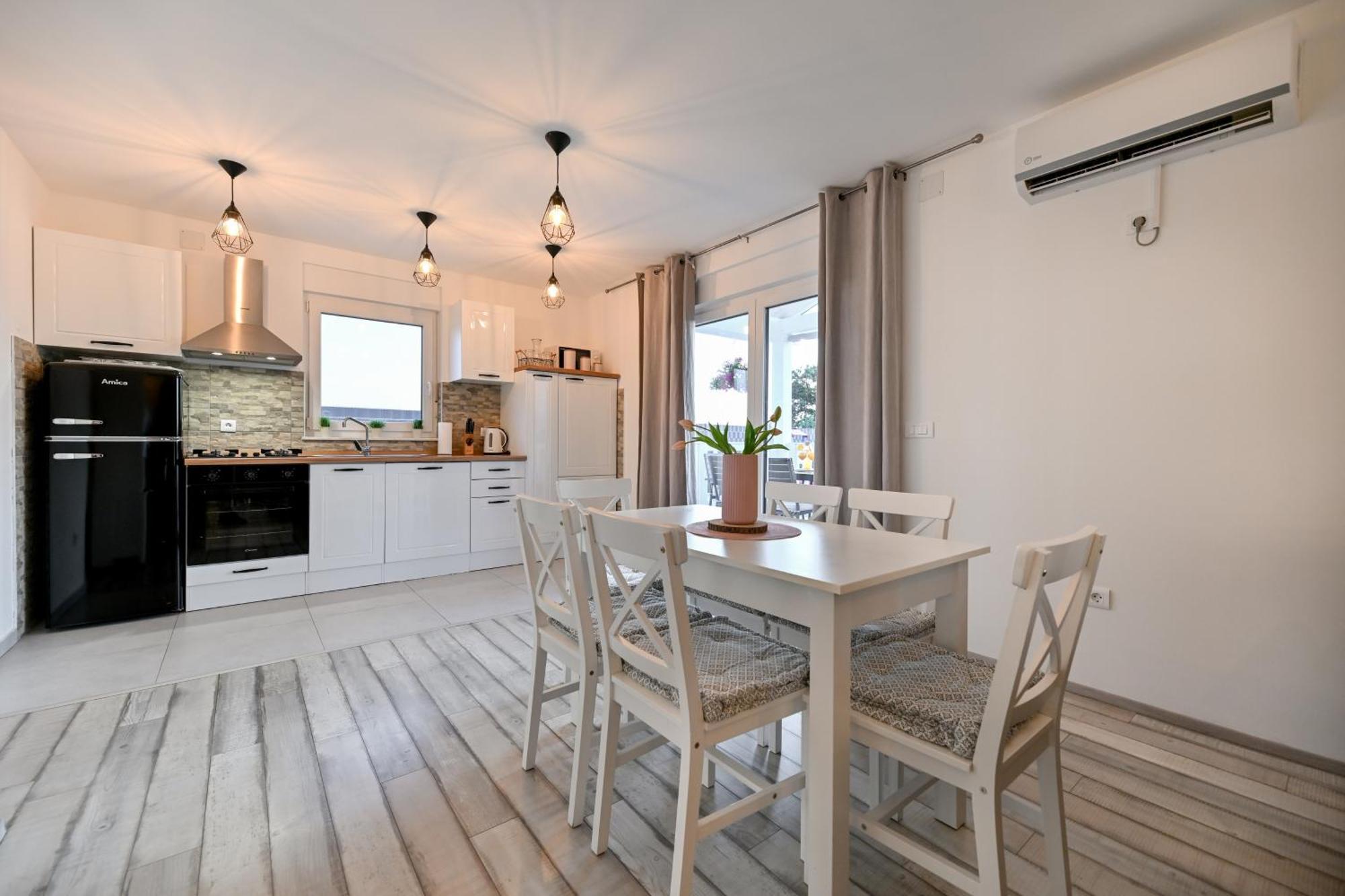 Holiday home Aprilis Galovac  Extérieur photo