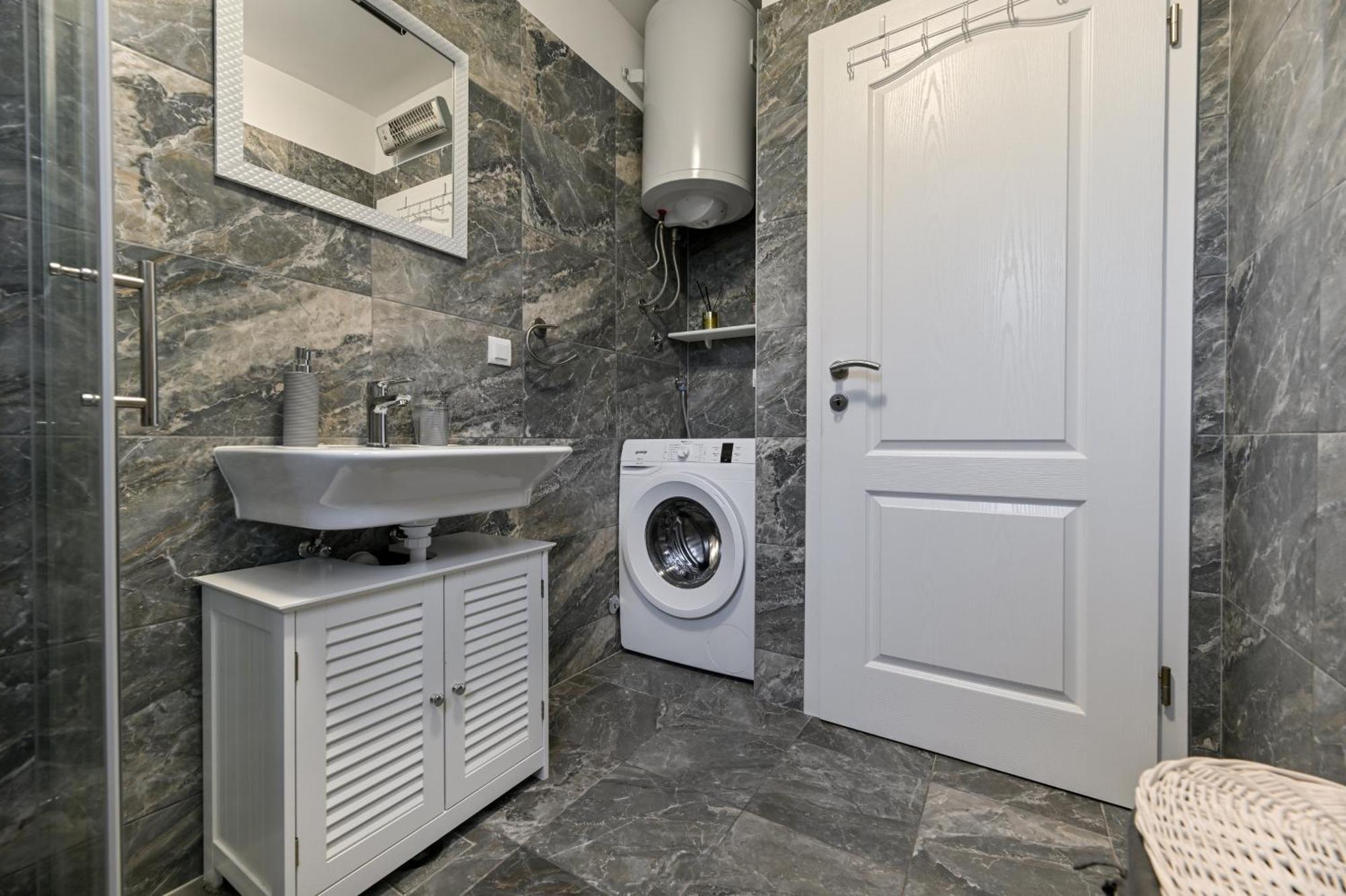 Holiday home Aprilis Galovac  Extérieur photo