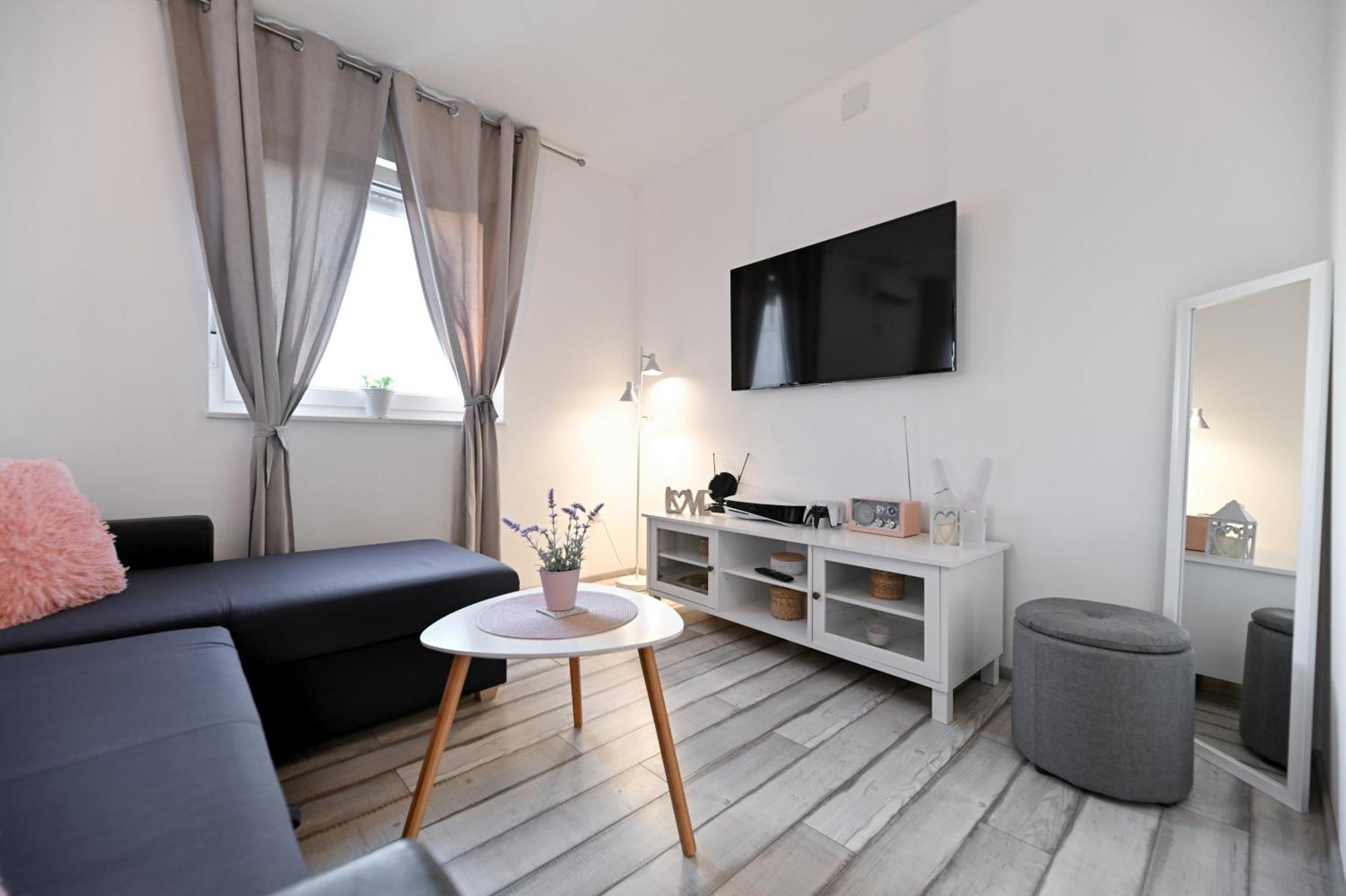 Holiday home Aprilis Galovac  Extérieur photo