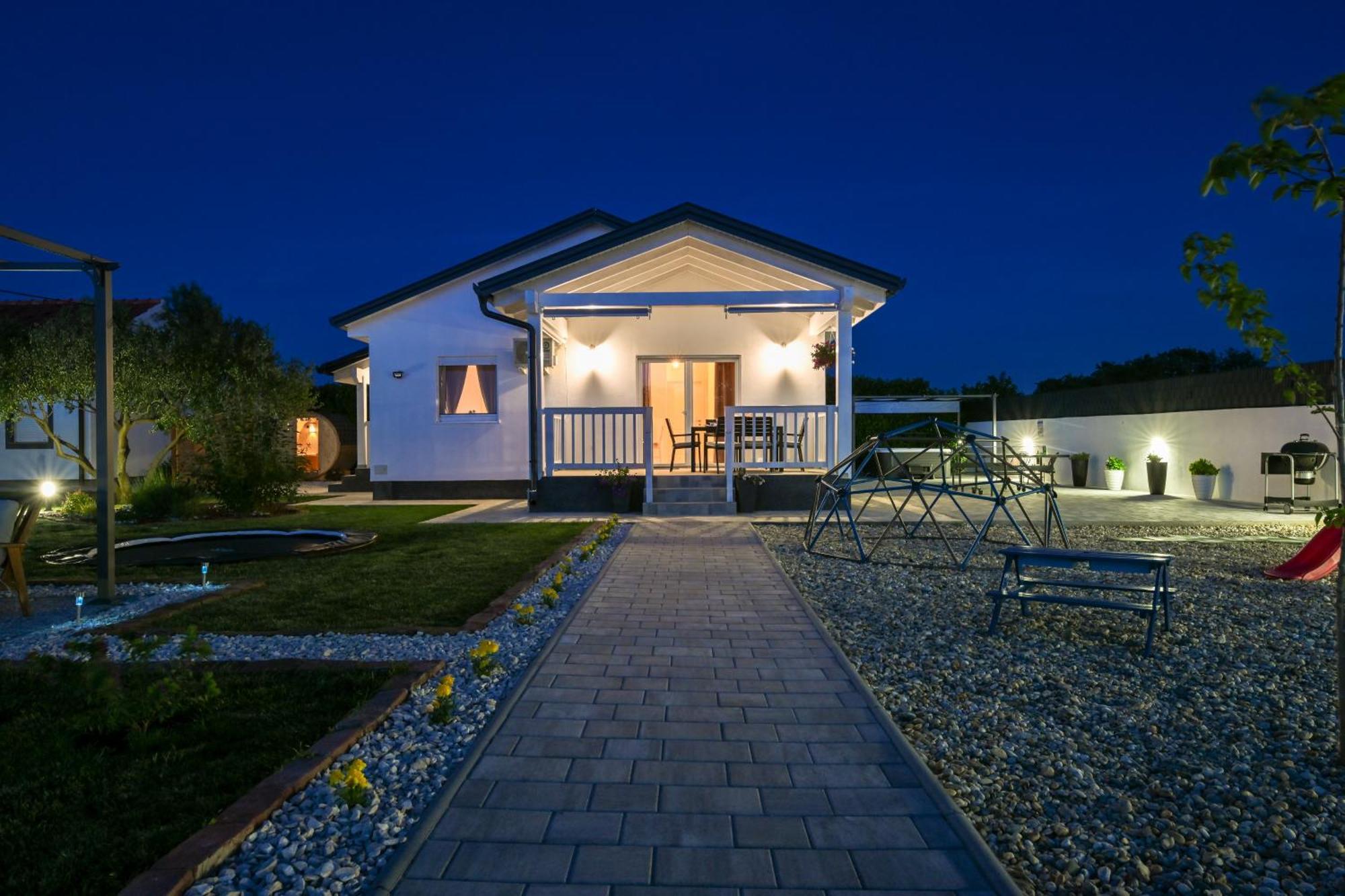 Holiday home Aprilis Galovac  Extérieur photo